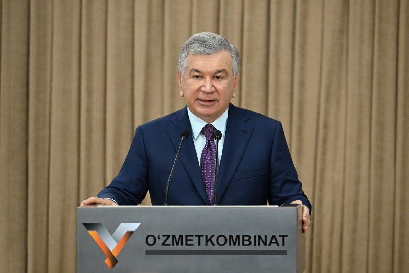 Prezident Shavkat Mirziyoyev Bekobod shahriga tashrifi chogʻida Oʻzbekiston metallurgiya kombinatida barpo etilgan yangi Quyuv-prokatlash majmuasini ishga tushirish marosimida ishtirok etdi.