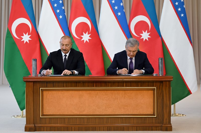 Oʻzbekiston Respublikasi Prezidenti Shavkat Mirziyoyev va Ozarbayjon Respublikasi Prezidenti Ilhom Aliyev Yangi Toshkentda “Ozarbayjon” bogʻini barpo etish ishlarini boshlab berdilar.