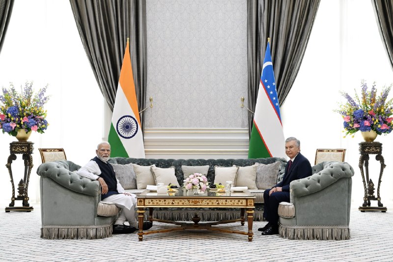 Ko‘ksaroy qarorgohida O‘zbekiston Respublikasi Prezidenti Shavkat Mirziyoyev va Hindiston Respublikasi Bosh vaziri Narendra Modining muzokaralari bo‘lib o‘tdi.