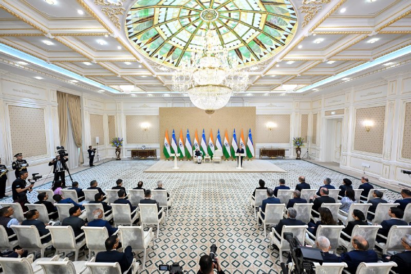 Koʻksaroy qarorgohida Hindiston Respublikasi Bosh vaziri Narendra Modiga Oʻzbekiston Respublikasining “Oliy Darajali Doʻstlik” ordenini topshirish marosimi boʻlib oʻtdi.