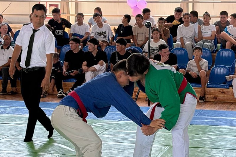 📍 Nukus shahrida 🖐 "Besh tashabbus olimpiadasi" doirasida sportning kurash turidan o‘g‘il bolalar va qizlar o‘rtasida "Bosh prokuror kubogi"ning Qoraqalpog‘iston Respublikasi bosqichi bo‘lib o‘tdi.